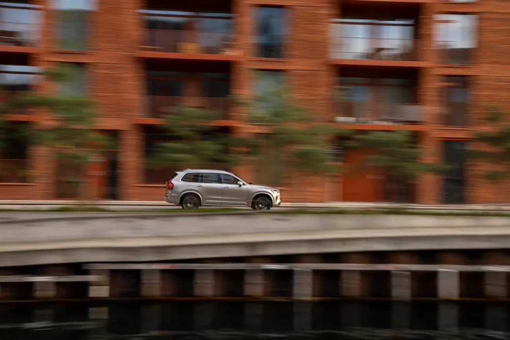 2025-Volvo-XC90-29