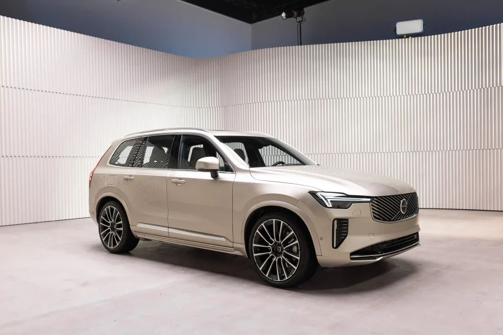 2025-Volvo-XC90-3