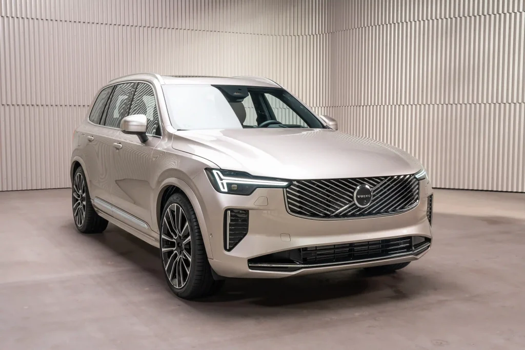 2025-Volvo-XC90-4
