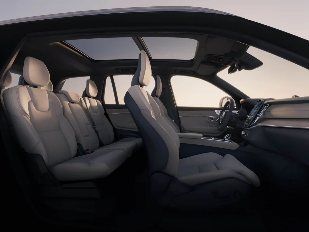 2025-Volvo-XC90-42