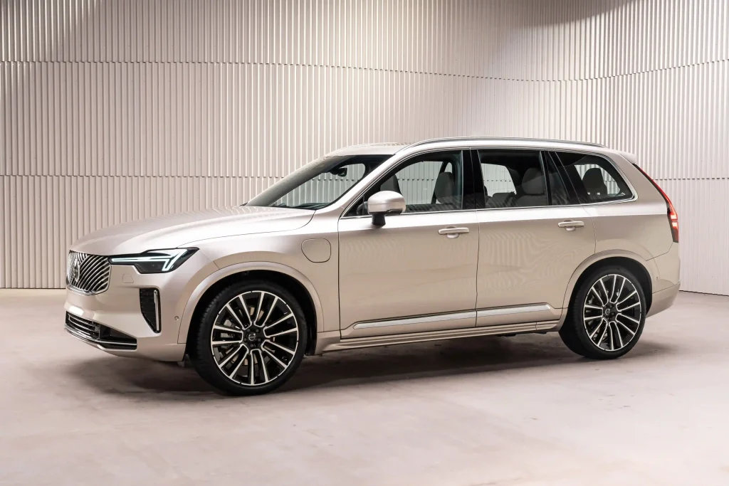 2025-Volvo-XC90-5