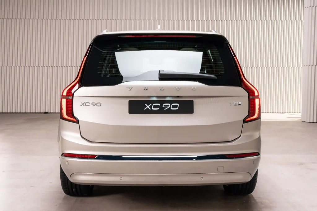 2025-Volvo-XC90-6