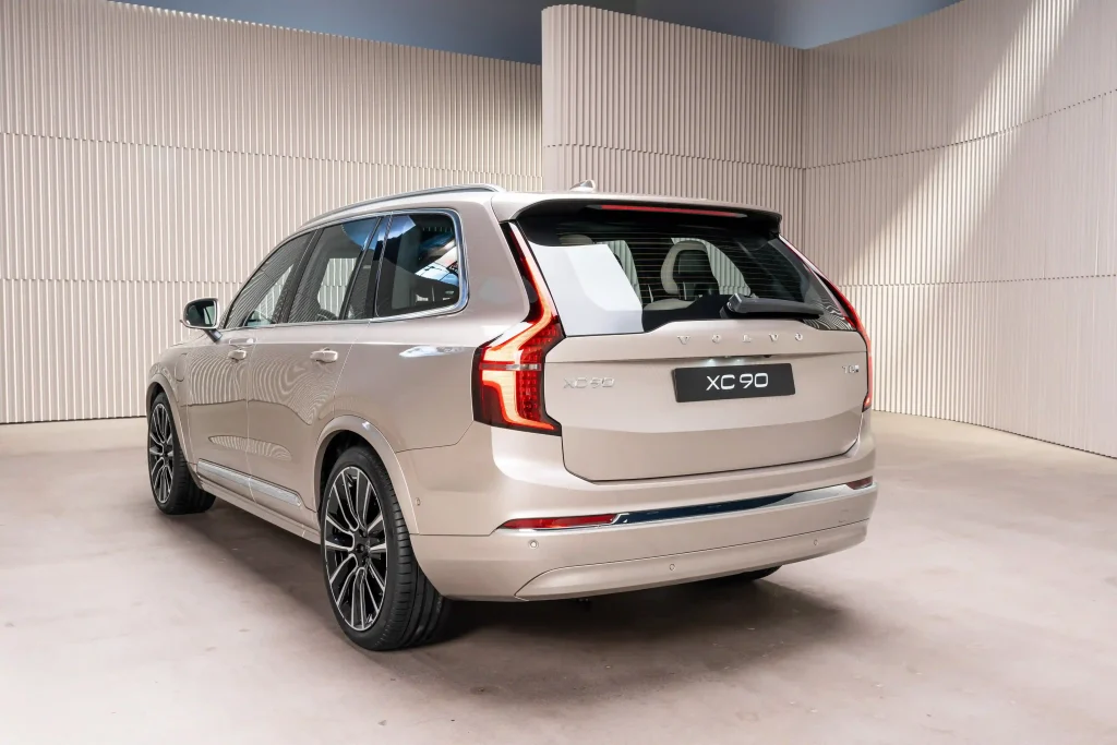 2025-Volvo-XC90-7