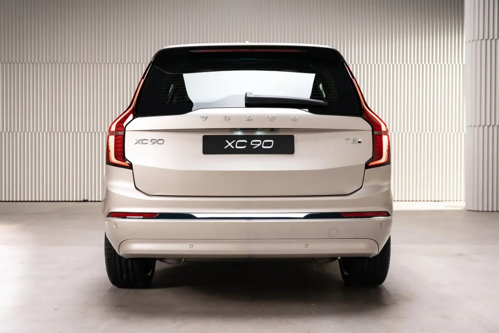 2025-Volvo-XC90-8