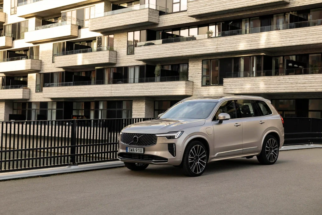 2025-Volvo-XC90-9