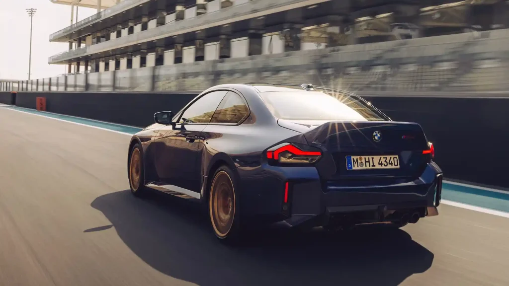 2026-BMW-M2-CS-25