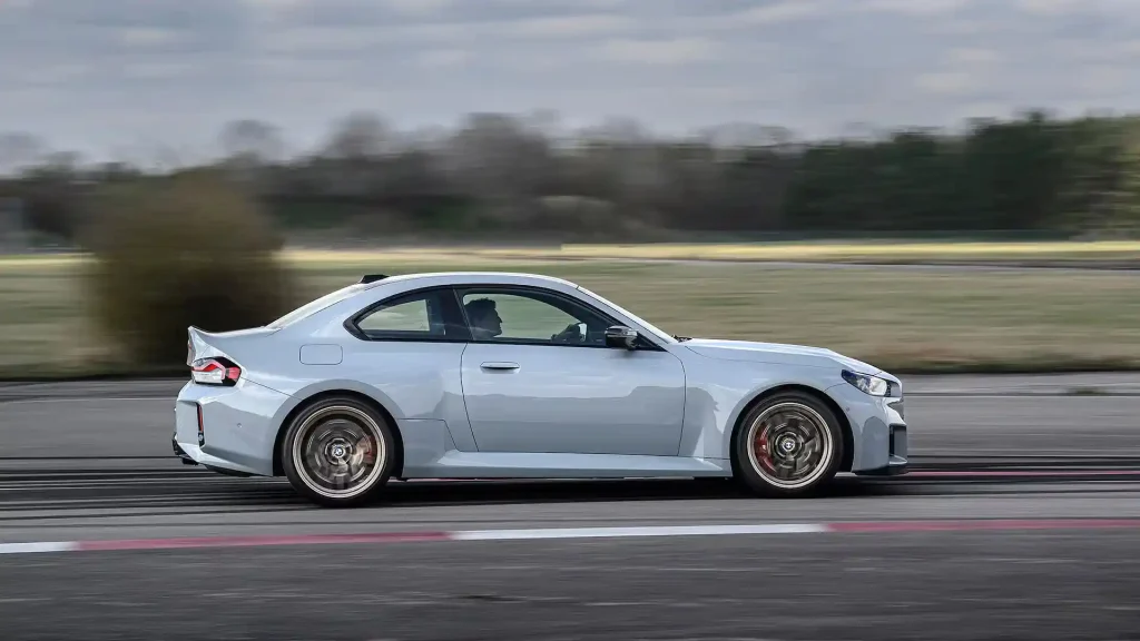 2026-BMW-M2-CS-6