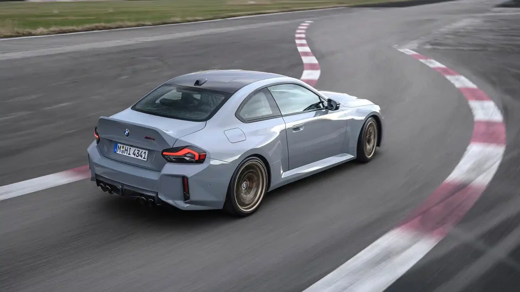 2026-BMW-M2-CS-7