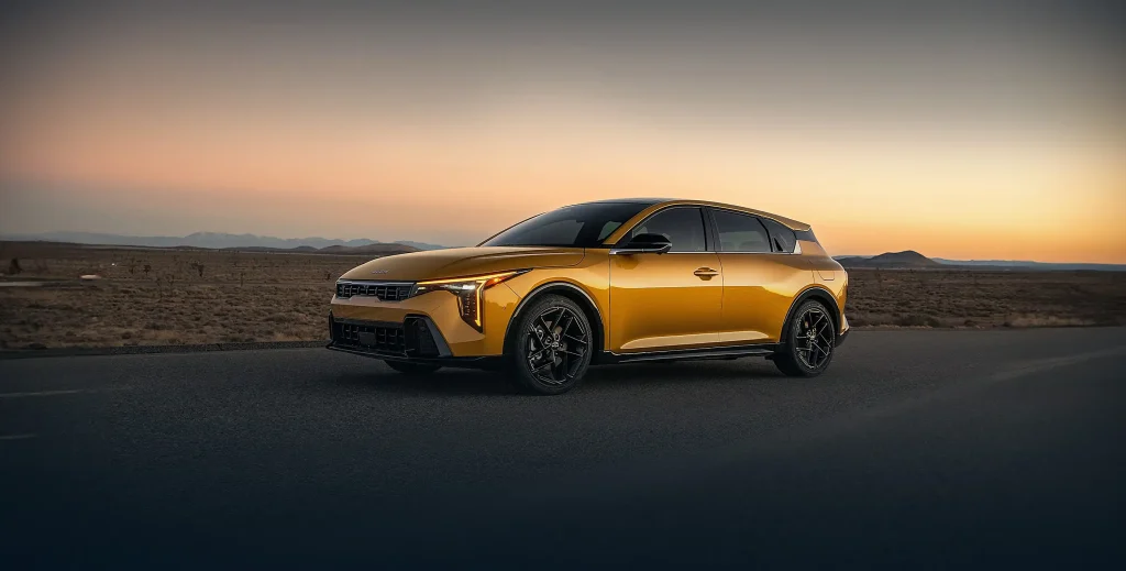 2026-Kia-K4-Hatchback-2