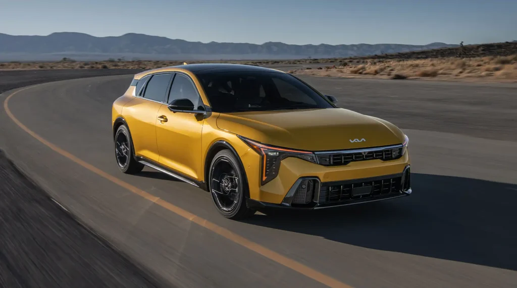 2026-Kia-K4-Hatchback-3