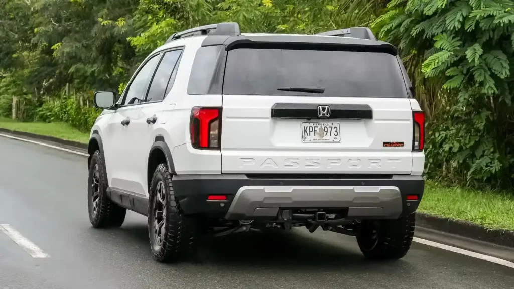 Honda-Declares-War-on-the-Hybrid-Competition-10