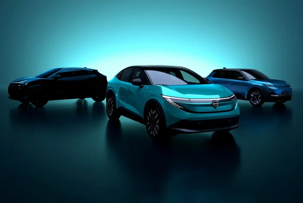 Mitsubishi-Makes-a-Comeback-in-the-EV-World-with-a-Nissan-Leaf–Based-Vehicle-4