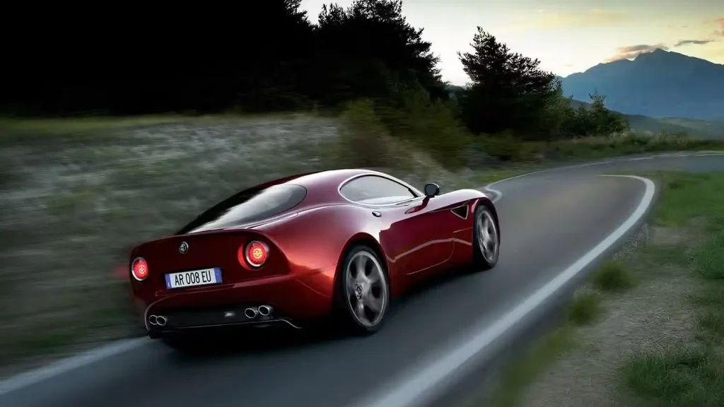 The-Alfa-Romeo-8C-Competizione-4