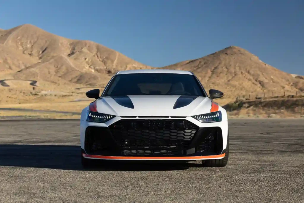 2025-Audi-RS6-Avant-21