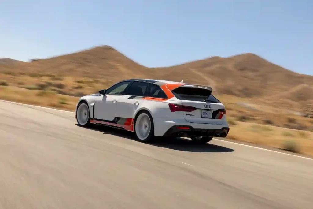 2025-Audi-RS6-Avant-38