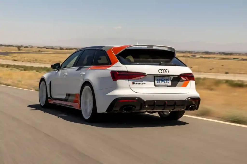 2025-Audi-RS6-Avant-39