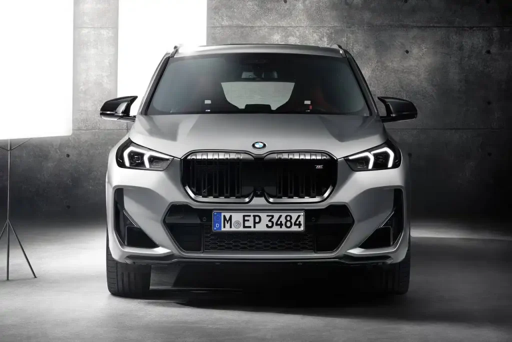 2025-BMW-X1-12