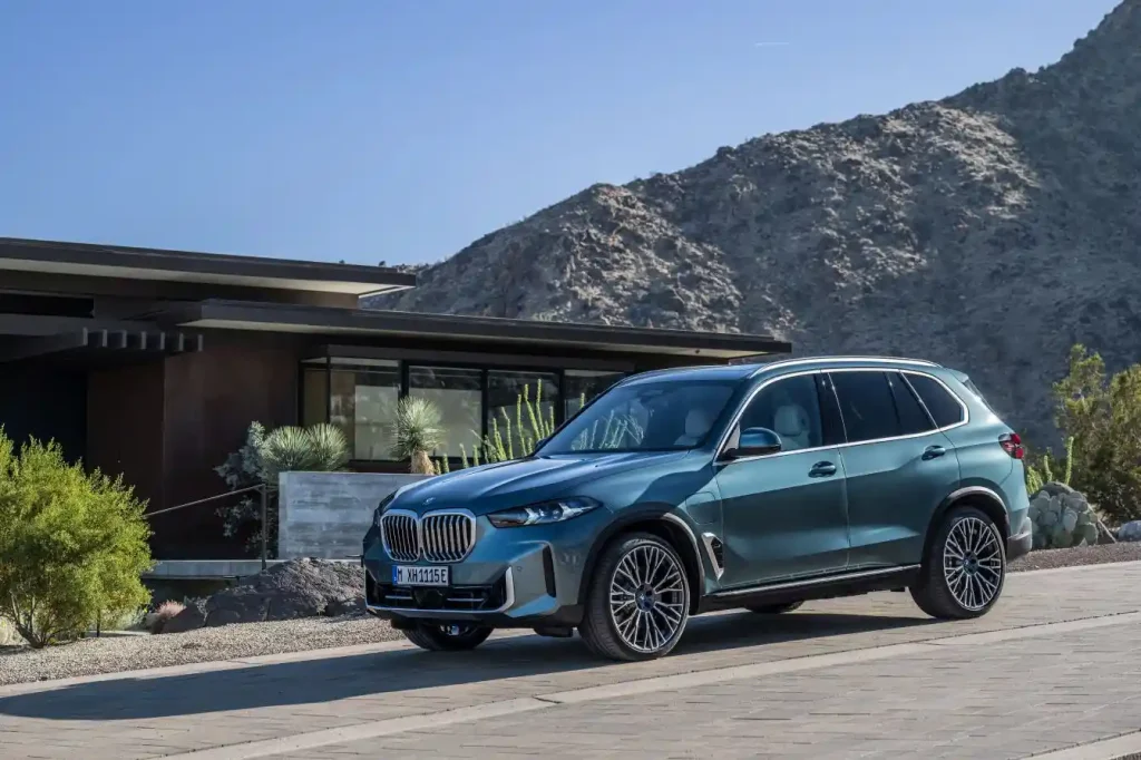 2025-BMW-X5-12