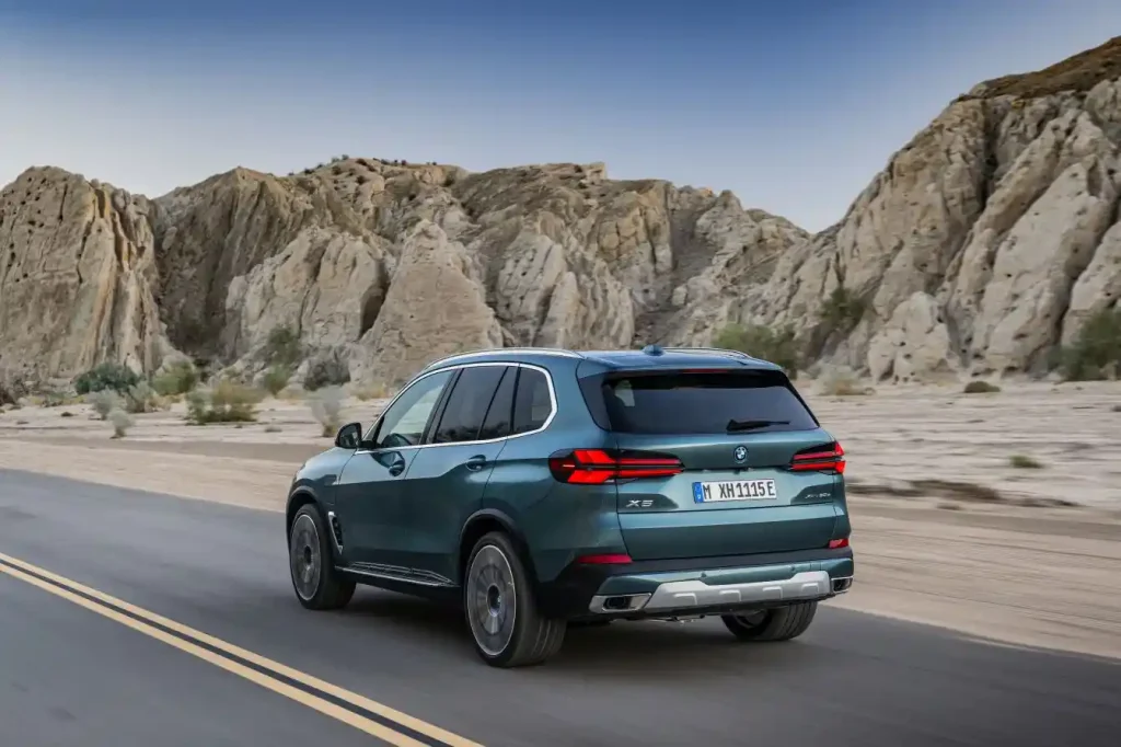 2025-BMW-X5-26