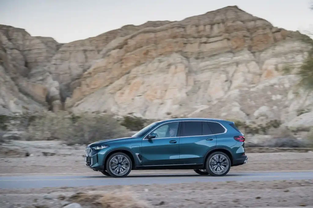2025-BMW-X5-29