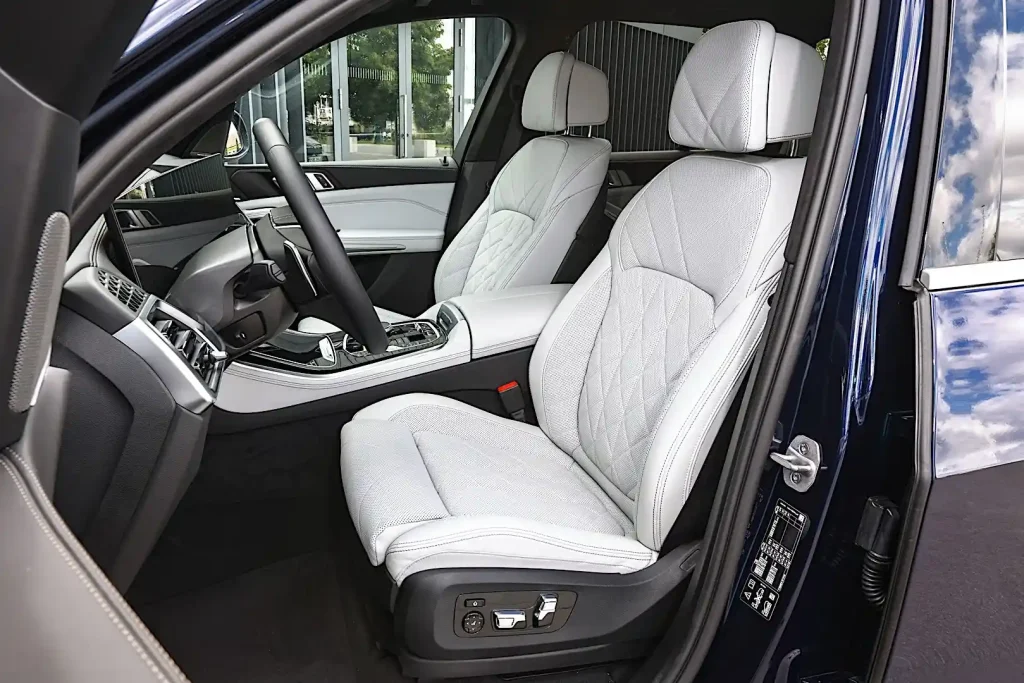 2025-BMW-X5-39