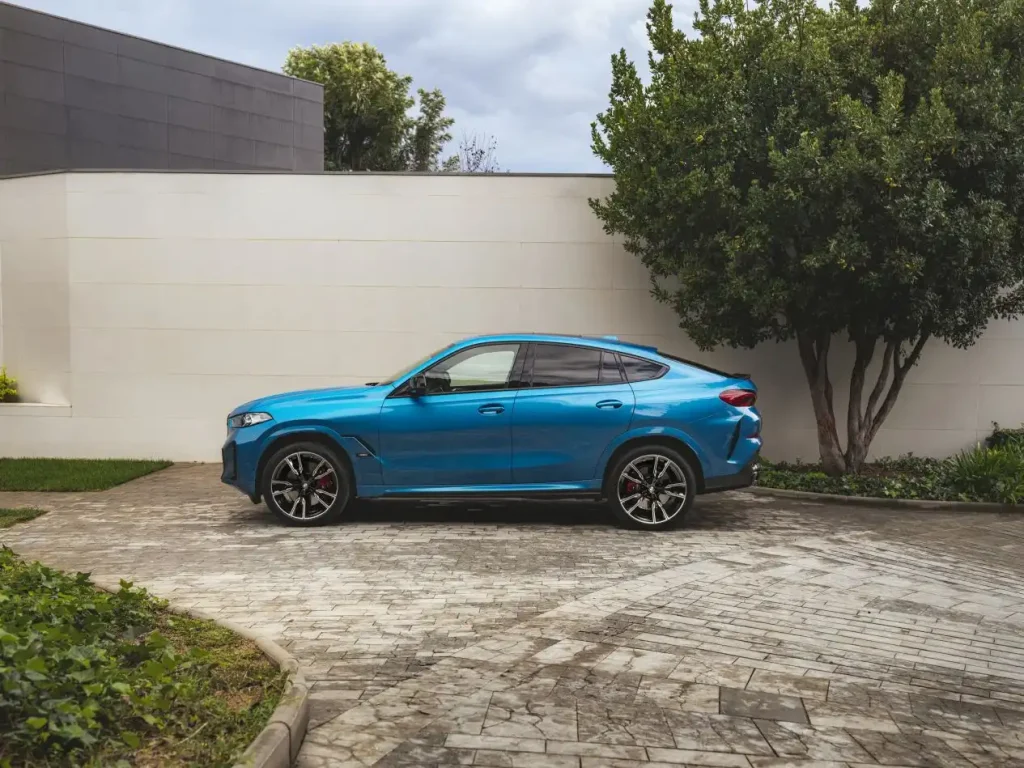 2025-BMW-X6-10