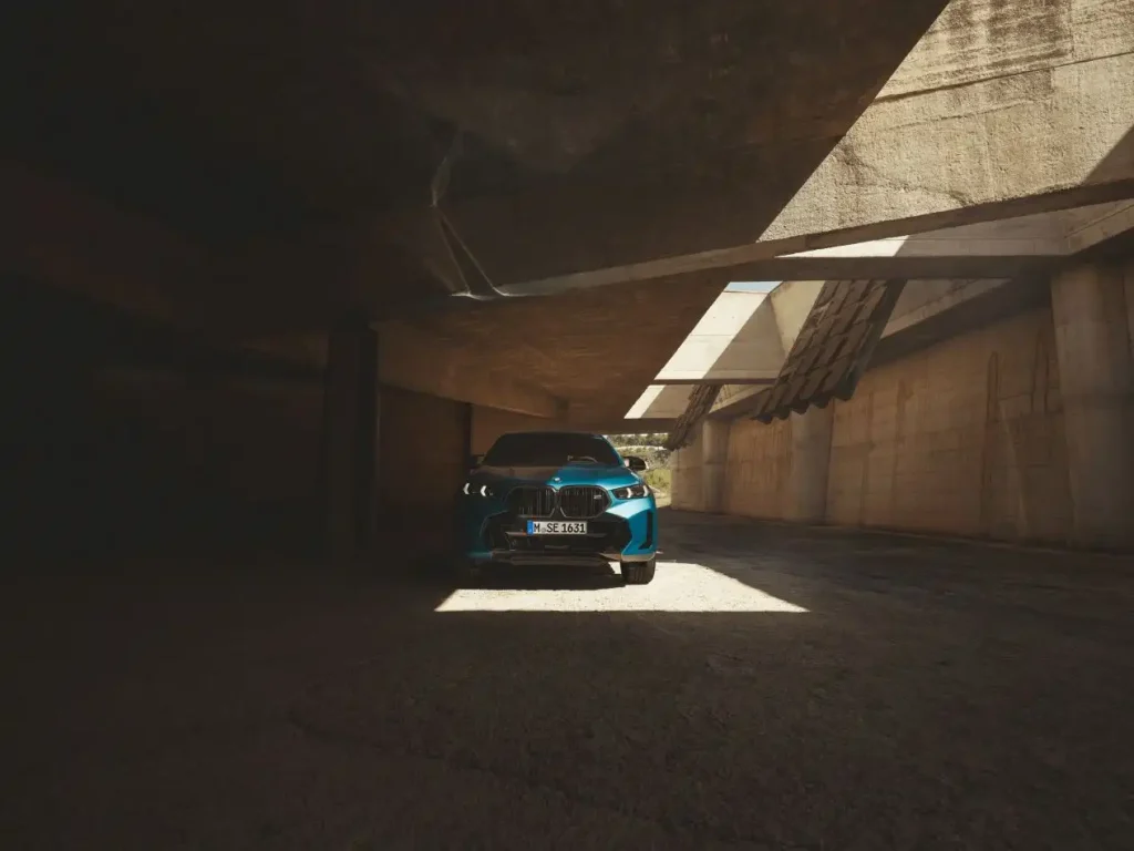 2025-BMW-X6-12