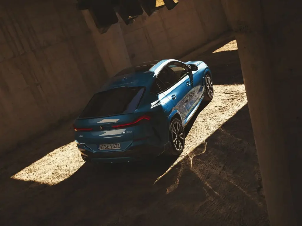 2025-BMW-X6-16