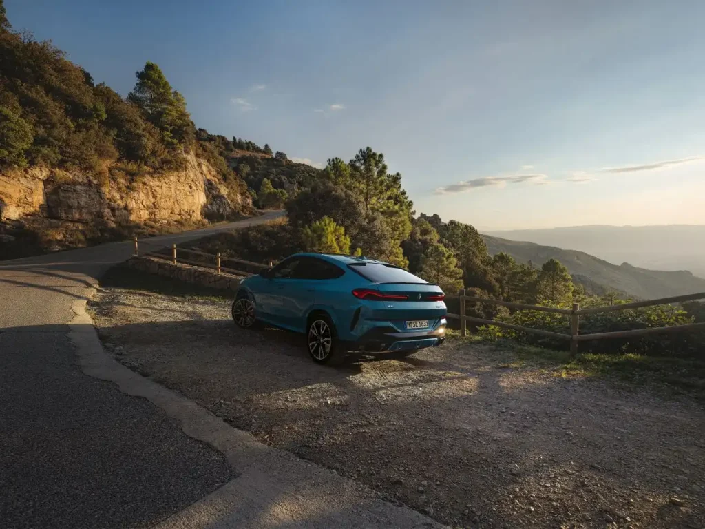 2025-BMW-X6-18