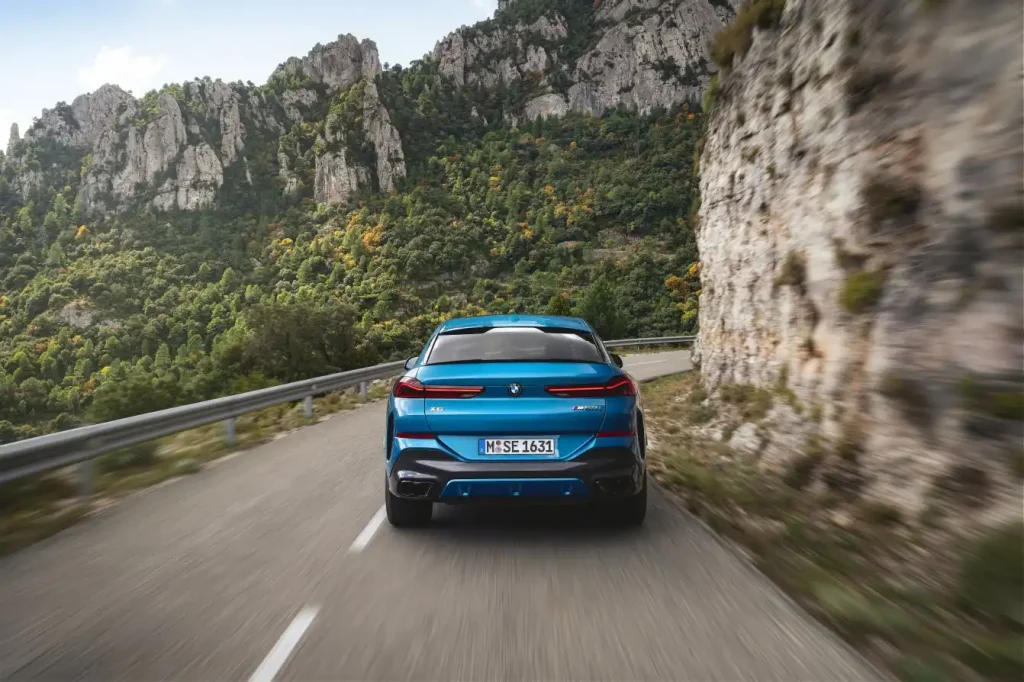 2025-BMW-X6-27