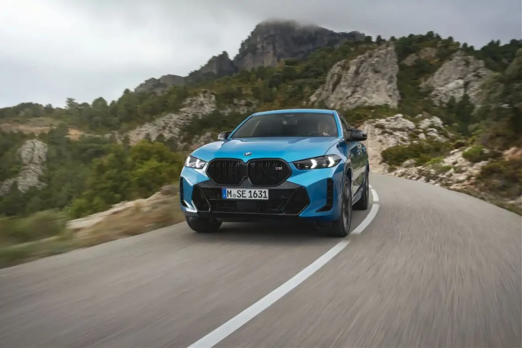 2025-BMW-X6-30
