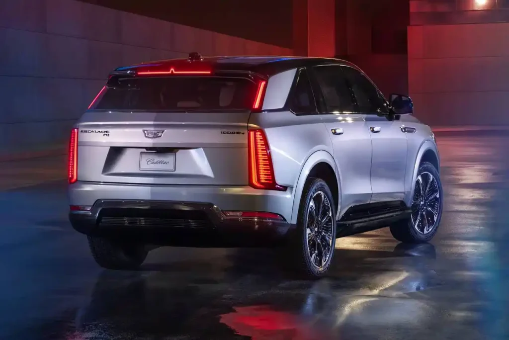 2025-Cadillac-Escalade-IQ-15