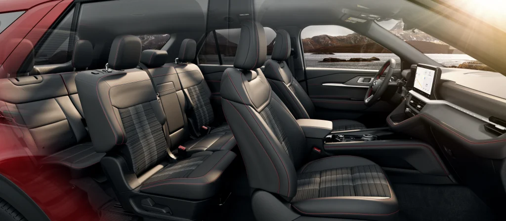 2025-Ford-Explorer-24