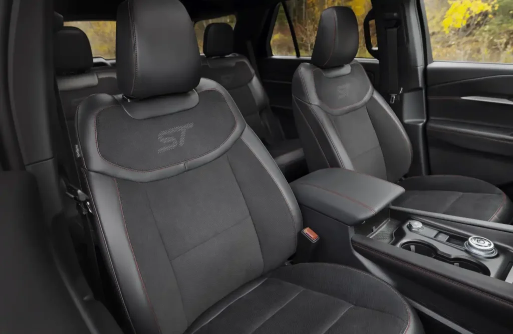 2025-Ford-Explorer-25