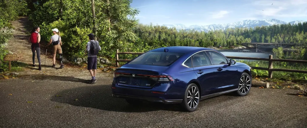 2025-Honda-Accord-11