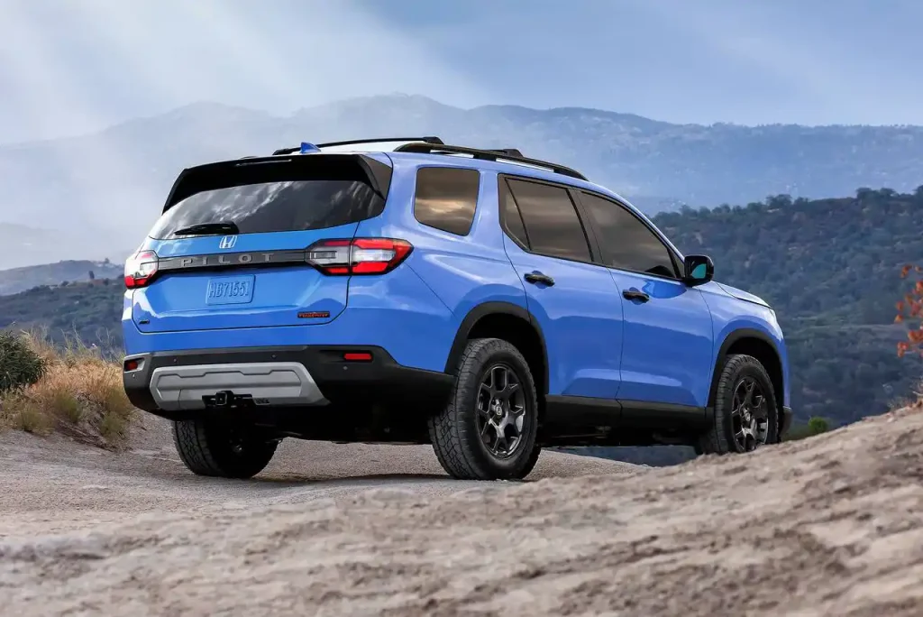 2025-Honda-Pilot-10