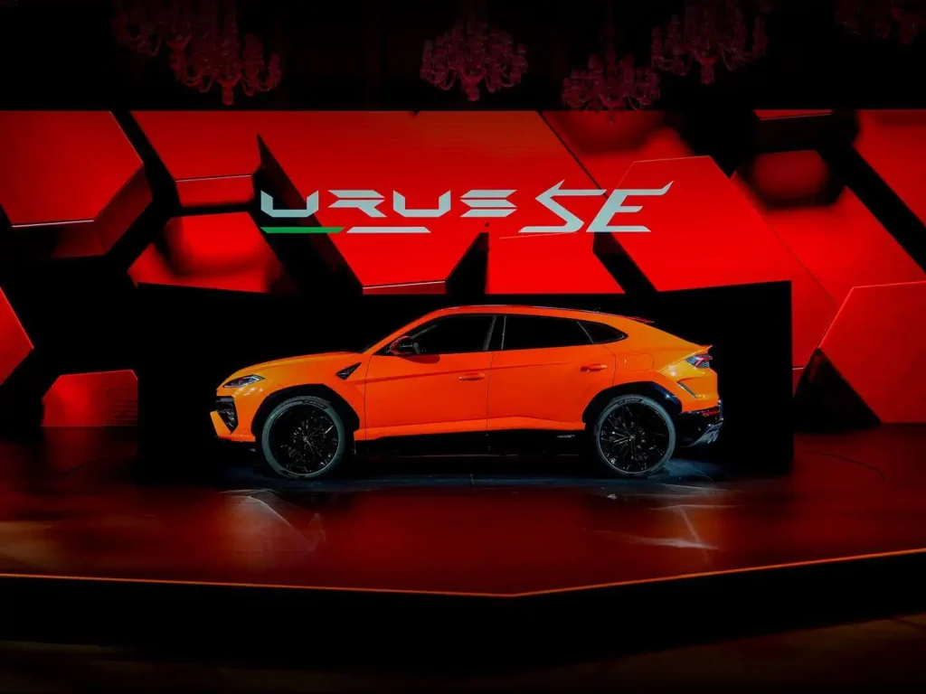 2025-Lamborghini-Urus-10