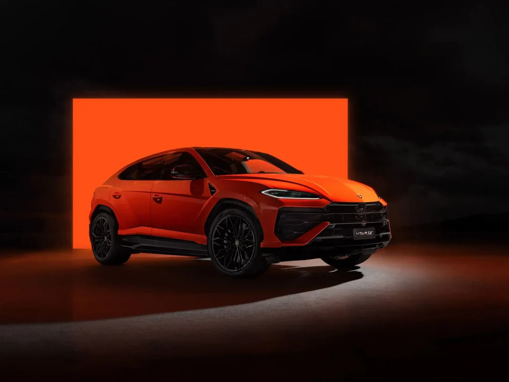 2025-Lamborghini-Urus-2