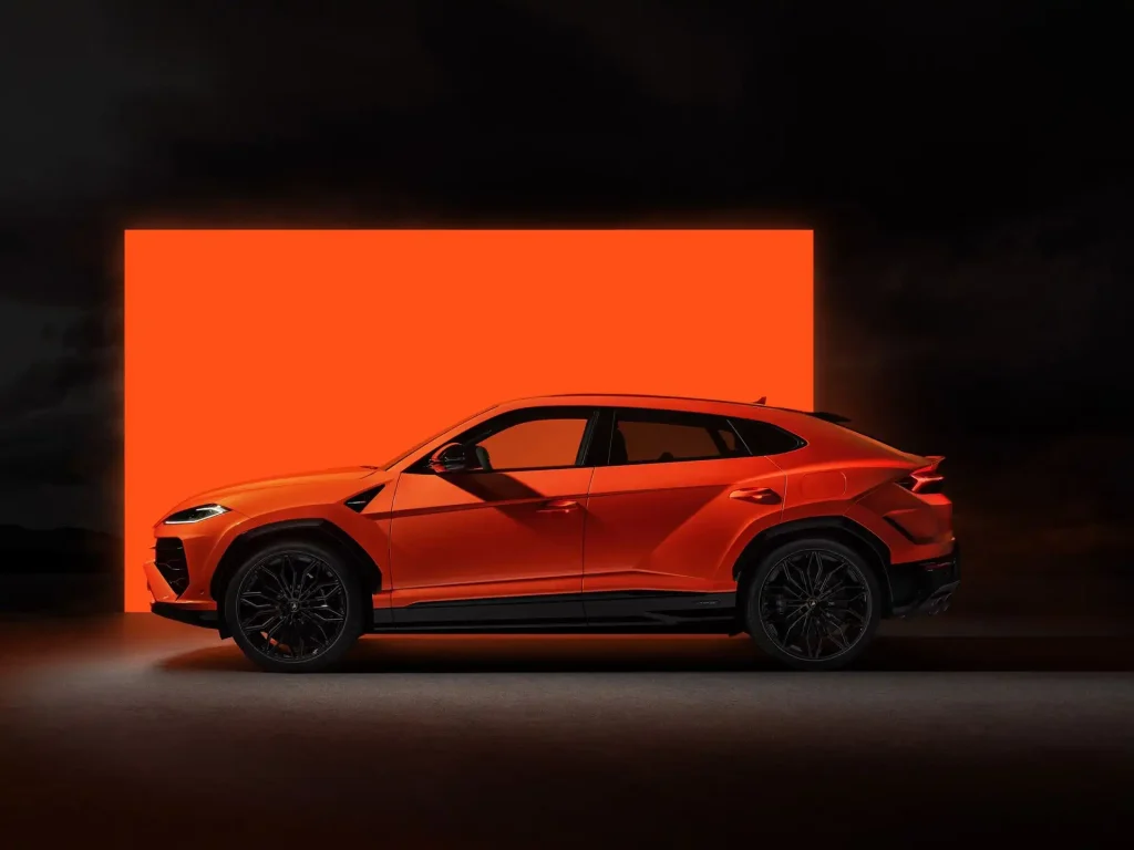 2025-Lamborghini-Urus-3