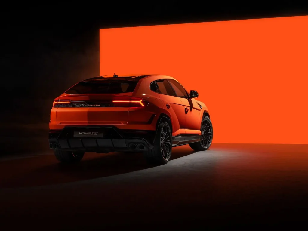 2025-Lamborghini-Urus-8