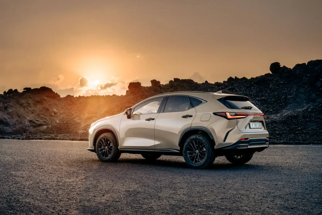 2025-Lexus-NX-10
