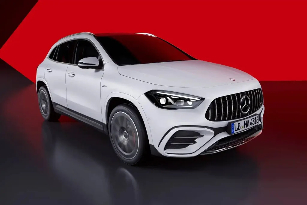 2025-Mercedes-Benz-GLA-Class-7