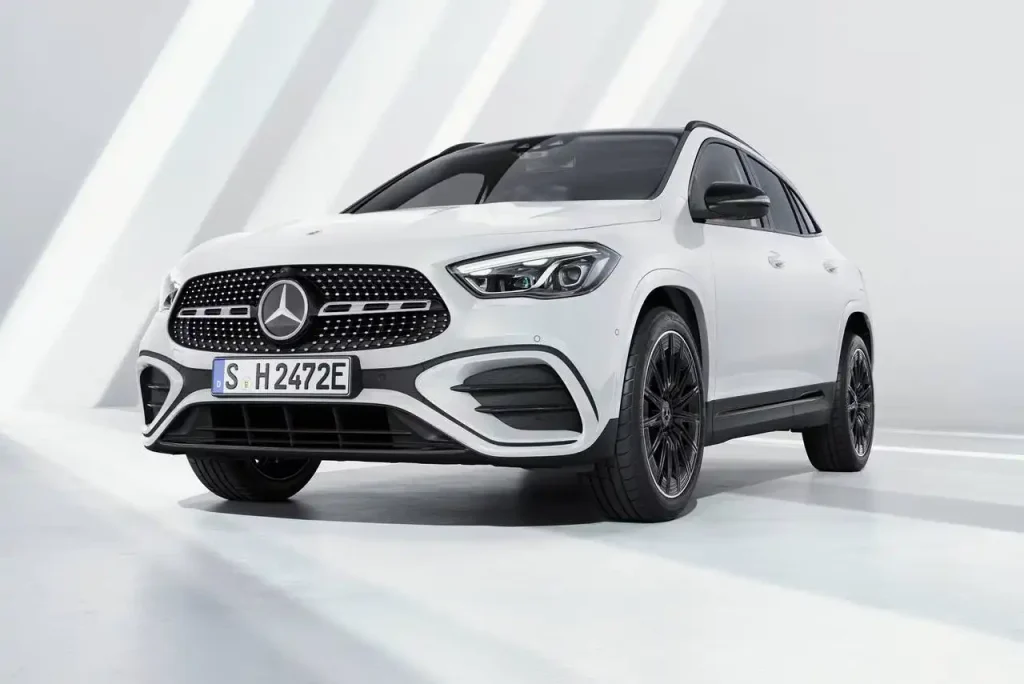 2025-Mercedes-Benz-GLA-Class-8
