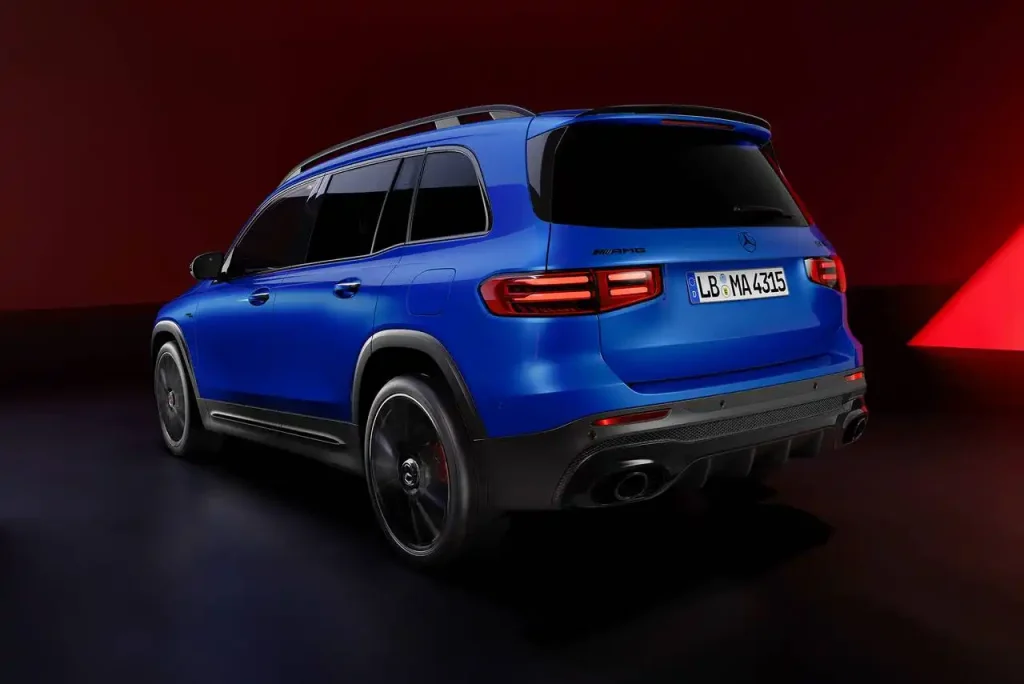 2025-Mercedes-Benz-GLB-Class-10