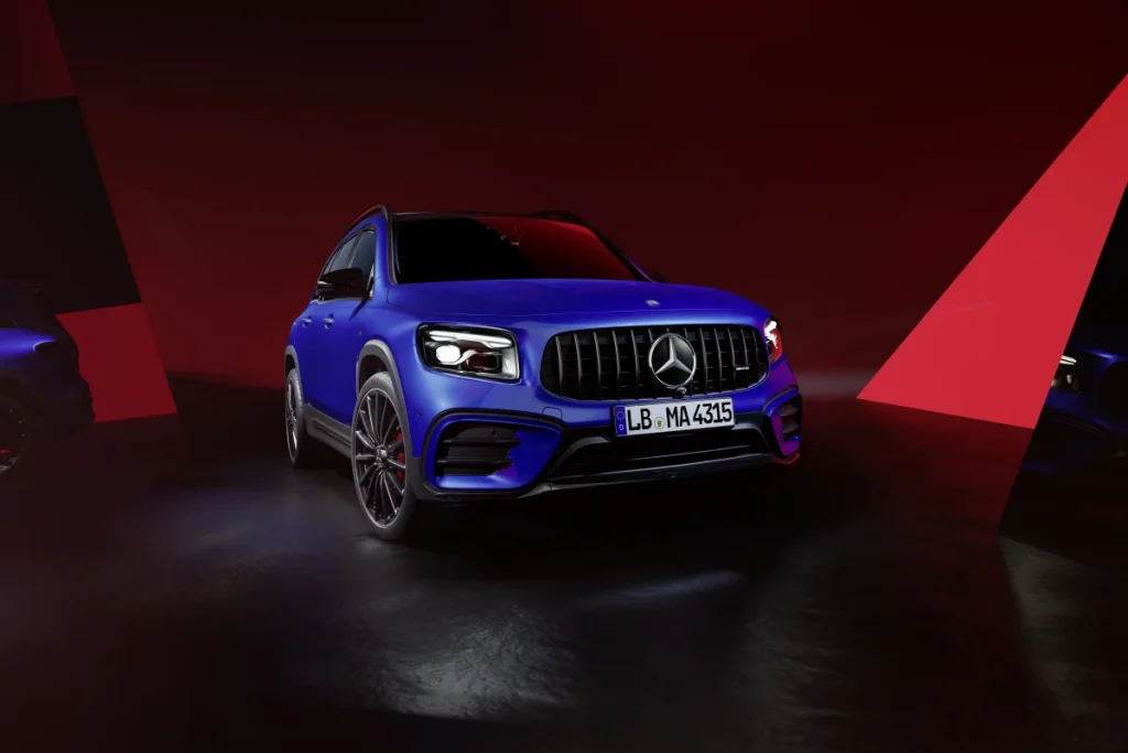 2025-Mercedes-Benz-GLB-Class-12