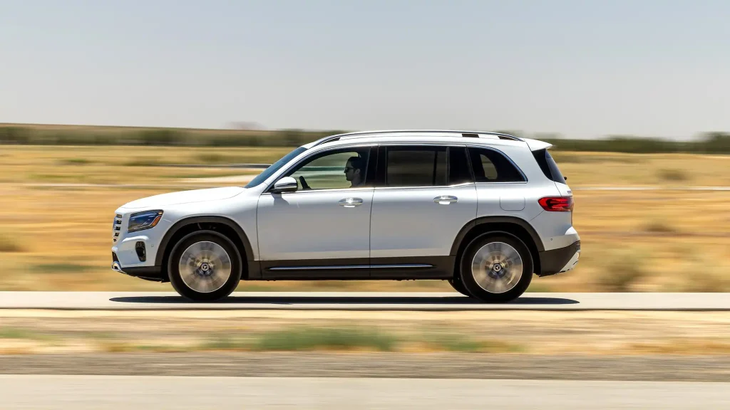 2025-Mercedes-Benz-GLB-Class-25