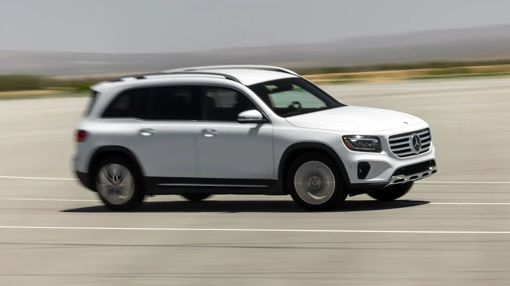 2025-Mercedes-Benz-GLB-Class-26