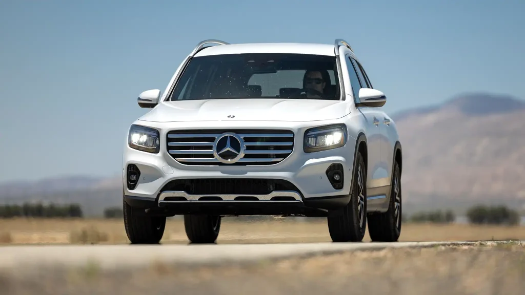 2025-Mercedes-Benz-GLB-Class-28