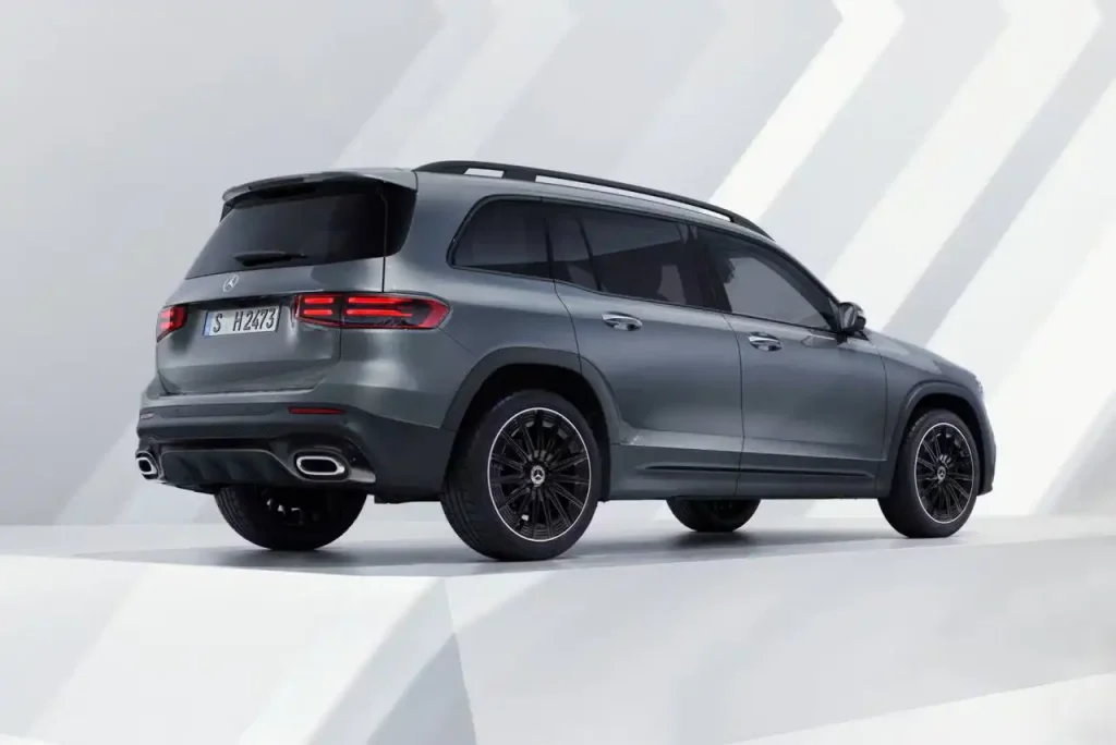 2025-Mercedes-Benz-GLB-Class-4