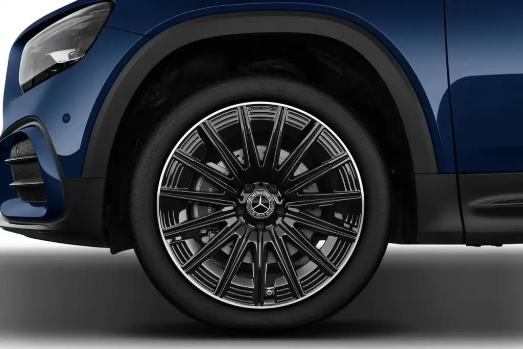 2025-Mercedes-Benz-GLB-Class-52